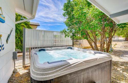 Prescott Country Club House | Hot Tub and Sauna Dewey Getaway with Community Perks