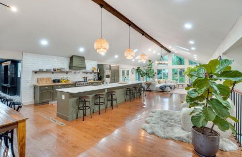 Falling Waters House | Hot Tub and Theater Room Getaway in Falling Waters