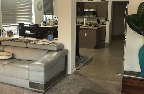 Stetson Valley House | Hot tub, BBQ ,Mountain View, and fire pit 15 minutes to the Glendale Stadium