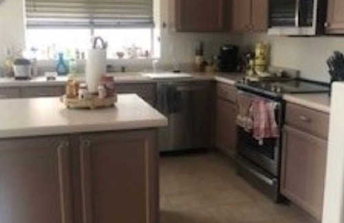 Stetson Valley House | Hot tub, BBQ ,Mountain View, and fire pit 15 minutes to the Glendale Stadium