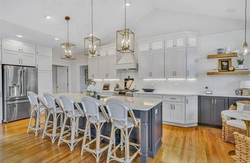 Huddleston House | Hot Tub! Beautiful Mountain Views! Wifi! Come Visit "Off the Bow"!