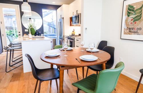 North Beacon Hill Apartment | Hot Tub - Best Views - Near Stadiums!