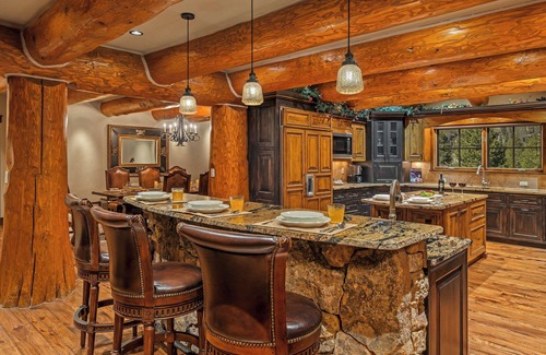 The Highlands House | Hot Tub + Close to Skiing/Golf + Ski Shuttle - Monte Video