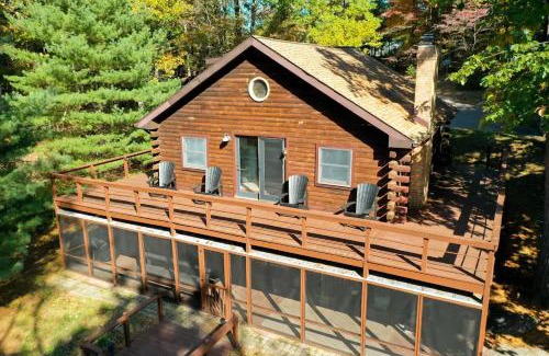 Berkeley Springs Ski Chalet | HOT TUB! Cozy Spa Haven Sleepy Creek Bliss Lodge