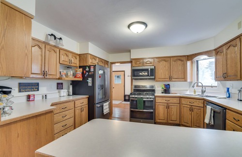 Moorhead House | Hot Tub & Fenced Backyard: Moorhead Home!