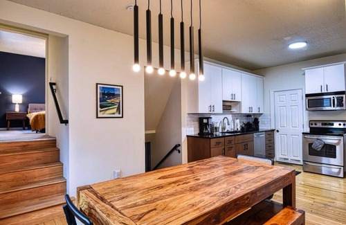 Des Moines House | Hot Tub, Fenced Yard, Games, Office/Gym + Pets Ok!