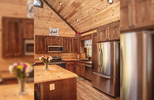 Blue Ridge Cabin | Hot tub, fire pit, and views! - Adore the S'mores