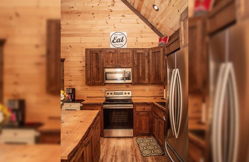 Blue Ridge Cabin | Hot tub, fire pit, and views! - Adore the S'mores