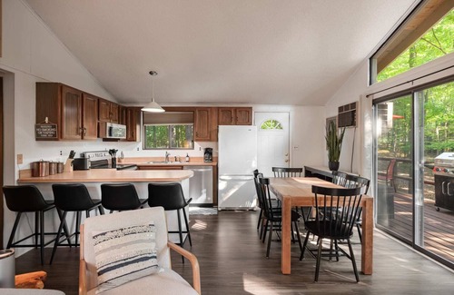 The Woods Ski Chalet | Hot Tub, Fire Pit, Deck, Grill w Resort Amenities