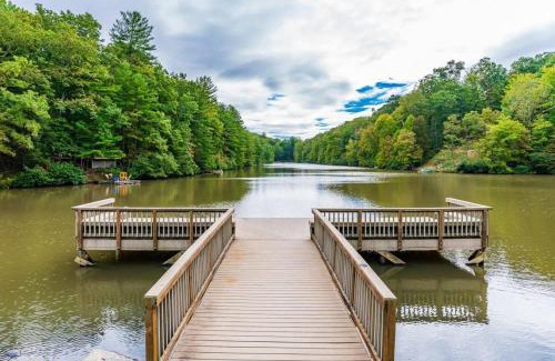 The Woods House | Hot Tub, Fire Pit, Grill, Deck w Resort Amenities
