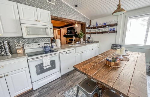 Blakeslee House | Hot tub, fire pit, lakefront, dock, pet friendly and more!