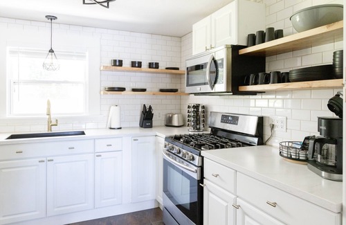 Geneva House | Hot Tub, Fire Pit, Private Backyard - Near Wineries & SPIRE