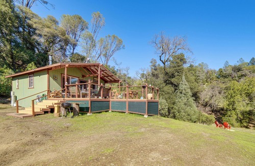 Dos Rios Apartment | Hot Tub + Fire Pit: Secluded Dos Rios Escape!