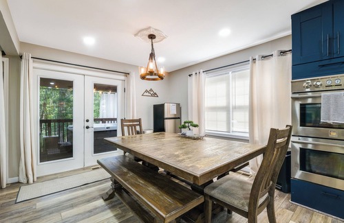 Massanutten House | Hot Tub/Fire Pit + Tranquil Retreat + Close to JMU!