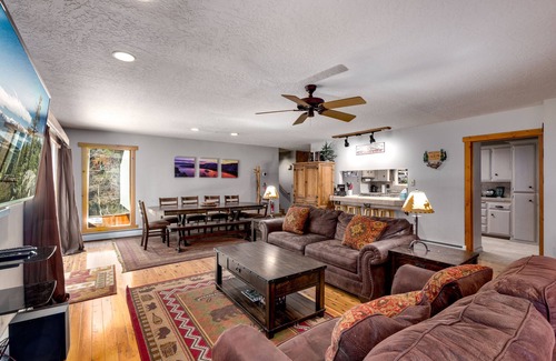 Tahoe Village House | Hot Tub, Fire Pit, Wet Bar, Near Trails, Sleeps 10