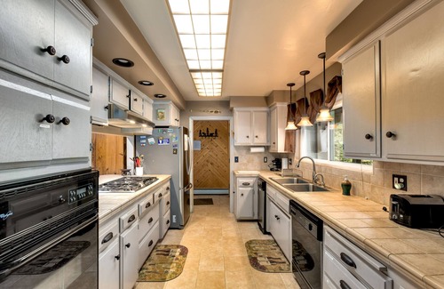 Tahoe Village House | Hot Tub, Fire Pit, Wet Bar, Near Trails, Sleeps 10