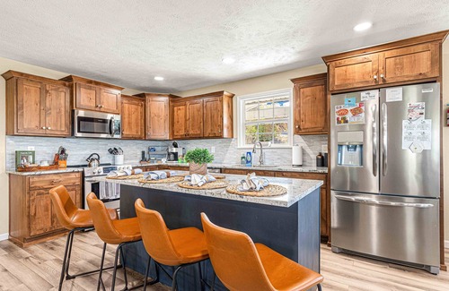 Omaha House | Hot Tub-Firepit-Bunkroom LakeView BoatSlip ThunderRidge Branson Close