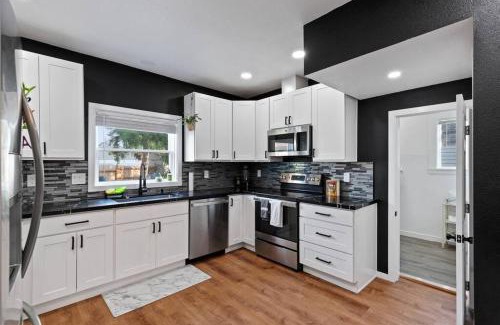 West Central House | Hot Tub & Firepit Just Mins From Dwntwn Arena GU