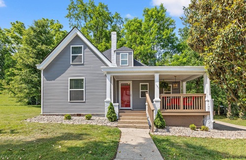 Georgetown House | Hot Tub & Fireplace/12min to Horse Park/30 Min to Ark