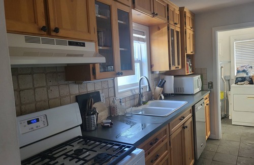 Lincoln City House | Hot tub-Fireplace-Walk to Beach-Firepit-Fenced Yard-Sleeps 8. Pet Friendly!