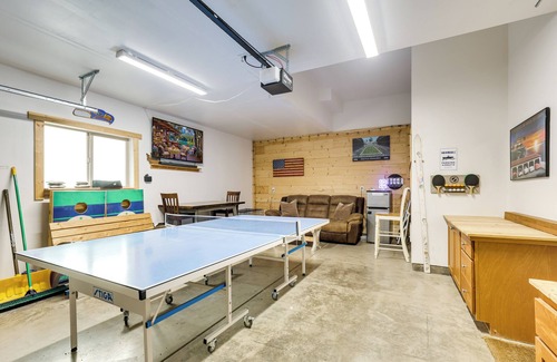 Ronald House | Hot Tub & Game Room: Ronald Retreat 2 Mi to Lake!