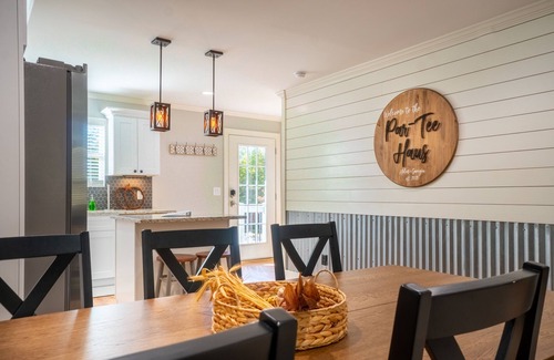 Helen House | Hot-tub+Game Room+Screened In Back Deck with Fireplace+Walk to DT Helen
