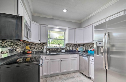 Crystal River House | Hot Tub + Game Room: Crystal River Retreat!