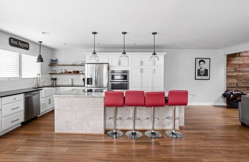 Indianapolis House | Hot Tub Getaway | Sleeps 8 | Indy