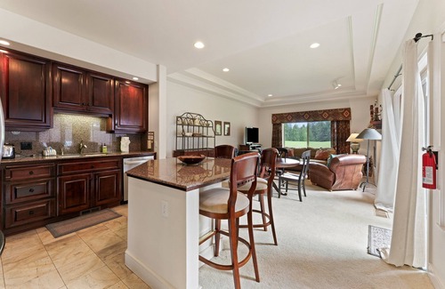 Broken Top House | Hot Tub, Golf Course Views, Large Deck, Quiet and Peaceful in Broken Top