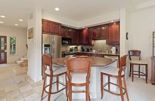 Broken Top House | Hot Tub, Golf Course Views, Large Deck, Quiet and Peaceful in Broken Top
