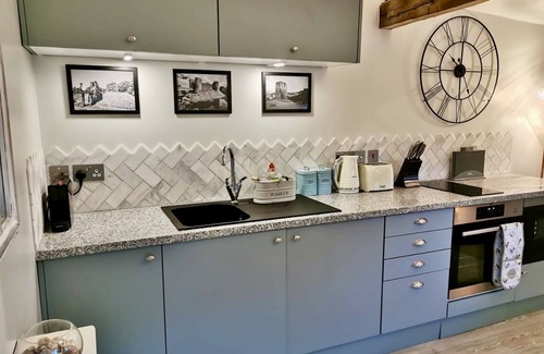 Abergavenny House | Hot Tub in The Stables