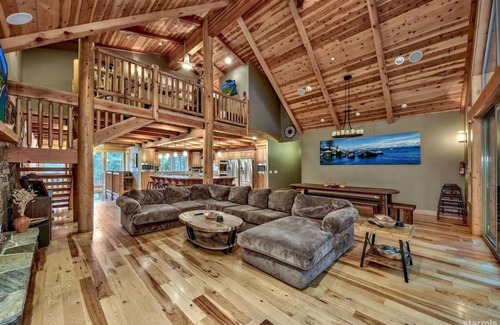 South Lake Tahoe House | *Hot Tub*Indoor Pool*One Block to Heavenly