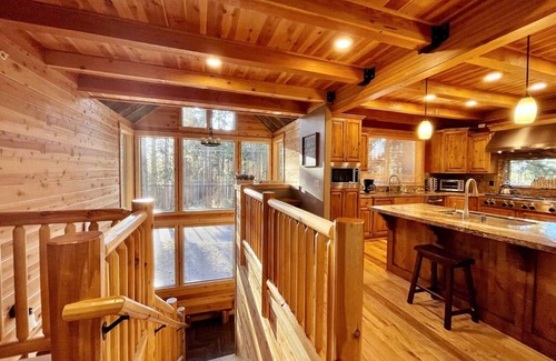 South Lake Tahoe House | *Hot Tub*Indoor Pool*One Block to Heavenly