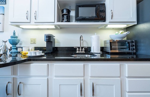 Rosemary Beach Condo | Hot Tub is rumbling! Luxe ,30A Beach, 2 Free Bikes, between Alys Beach &Rosemary