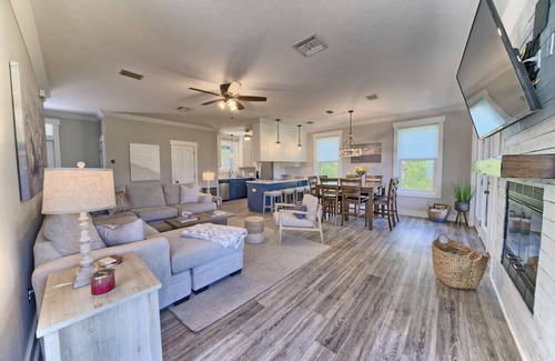 Summer Breeze House | Hot Tub Large Home Great Views and Steps to Beach