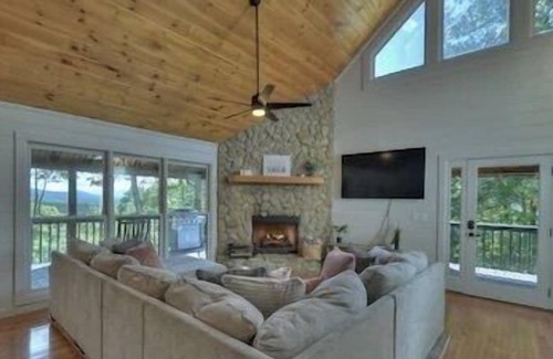 Morganton Cabin | Hot Tub Mountain View Game Room