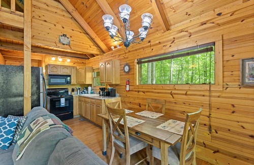 Slade Cabin | Hot Tub & No Pet Fee - Beary Secluded - Small Family Cabin in Red River Gorge, Kentucky!