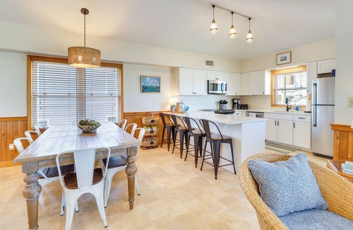 Sea Retreat House | Hot Tub & Ocean Views: Kitty Hawk Haven!