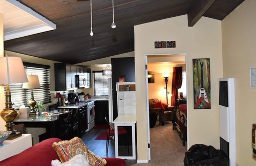 Point Loma Heights Apartment | HOT TUB, Parking, A/C - Near SeaWorld, Beaches, MCRD, Barnes Tennis, PLNU!