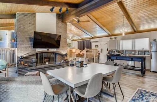 Pleasant Valley House | Hot Tub * Patio | 5 mins: Manitou, Garden of Gods