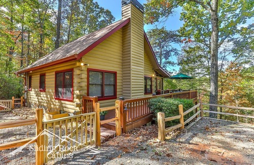Ellijay Cabin | Hot tub, Pet friendly, firepit, fenced area, 1/1, WIFI, ADULT ONLY