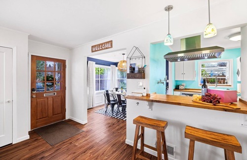 North End House | Hot Tub! Pets! Green Clean-Walking Distance to Proctor District
