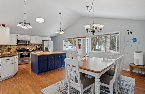 Woodland Park House | Hot Tub, Pikes Peak Views, Foosball Table, Exercise Equipment