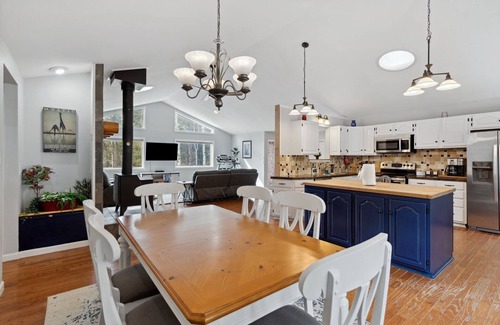 Woodland Park House | Hot Tub, Pikes Peak Views, Foosball Table, Exercise Equipment