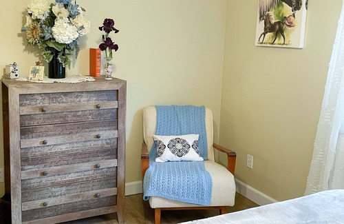 Valley Springs Bed & Breakfast | Hot Tub, Pool AND Breakfast who could ask for more