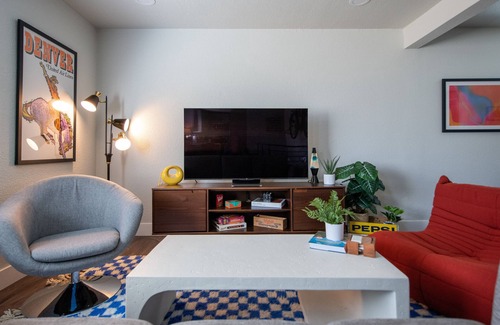 Berkley House | Hot Tub, Pool Table & Darts - The Yellow Door