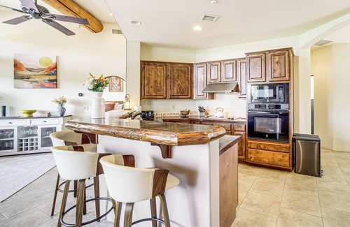 Oak Creek House | Hot Tub & Red Rock Views: Secluded Sedona Escape!