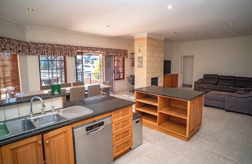 Halls Head Villa | Hot Tub Sanctuary with Canal-View
