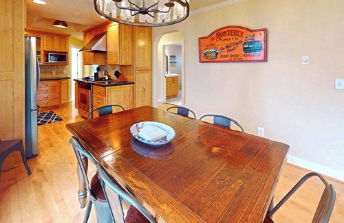 Seaside House | HOT TUB: SHORE TO PLEASE: 200ft to BEACH: Seaside Vacation Homes, Inc Managed