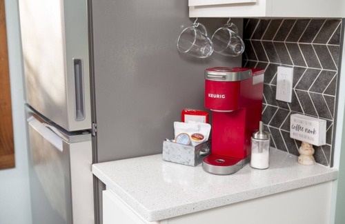 Loveland Condo | Hot Tub Studio! Sparkling Clean, Close to Oldtown.